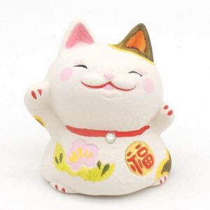 【邪気払い】招き猫 開店祝い 周年祝い プレゼント ギフト 置物 まねきねこ 開店祝い 【手びねり風福猫（白）】ジュエリー付き 【まねき猫 専門店 招きねこ 開運グッズ プチギフト 子供 リュウコドウ 猫 雑貨 ネコ グッズ ねこ グッズ 風水 風水グッズ 】｜価格1,056円・送料のご案内