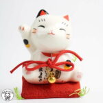 【運気アップ】開店祝い 周年祝い 移転祝い 金運アップグッズ/招き猫 置物 まねきねこ 開店祝い 【彩絵お金まねき猫（小）】まねき猫 専門店 開運グッズ ナチュラル 猫 雑貨 ネコ グッズ ねこ グッズ 薬師窯 海外 お土産 金運アップ金を招く カウンター 小さめ インテリア 陶器製 p3｜価格1,650円・送料のご案内