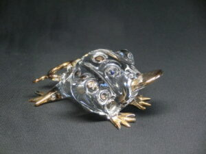 【運気アップ】
クリスタル製 金蟾 (キンセン・ゼニガエル)(高さ約4.3cm)大 (22Kメッキ)<風水グッズ・開運グッズ・幸運の置物>銭蛙☆金運アップ!金運上昇☆金運アイテム☆金運グッズ☆ 三脚蟾蜍(せんじょ) 銭蛙|価格9,900円・送料のご案内