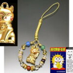 【開運祈願】＼楽天マラソン最大2000円オフクーポン配布中！／大開運・招き猫ストラップ [ ストラップ 携帯 スマホ カバン ポーチ 開運グッズ ゴールド 天然石 根付 パワーストーン 招き猫 ネコ 商売?盛 ゴールド ]｜価格2,246円・送料のご案内