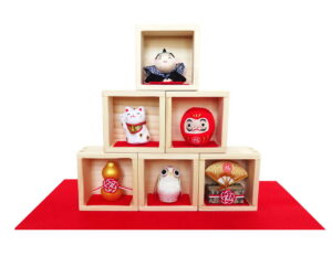 【開運グッズ】
ミニ福枡 縁起飾り【11-322】 【 リュウコドウ だるま ダルマ 達磨 商売繁盛 家内安全 交通安全 社運隆盛 開店祝い 開運グッズ 縁起物 紙張子 招き猫 おしゃれ かわいい 日本製 】|価格8,800円・送料のご案内